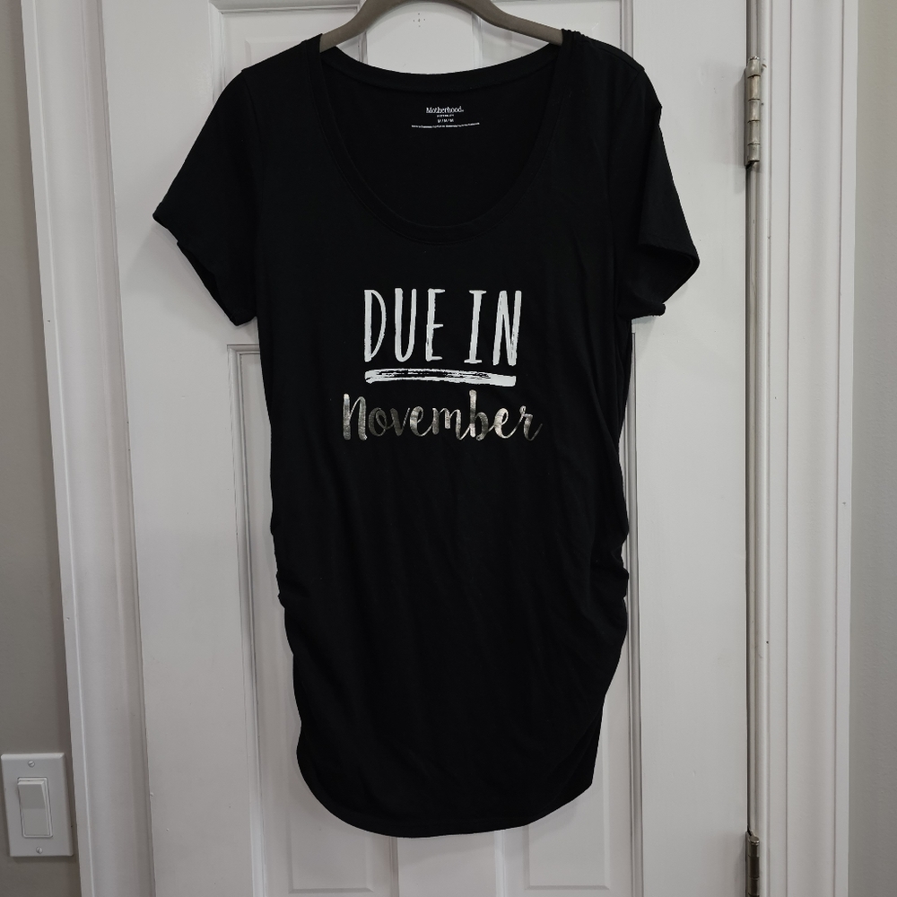 🫃Motherhood Maternity Shirt Medium "Due in November"